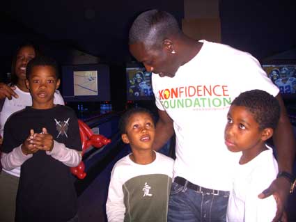 akon charity blackcelebritykids parents woes child holly keisha support earlier pictured event foundation