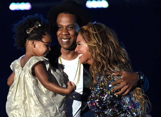 The time Blue supported her mom onstage during the 2014 VMAs.