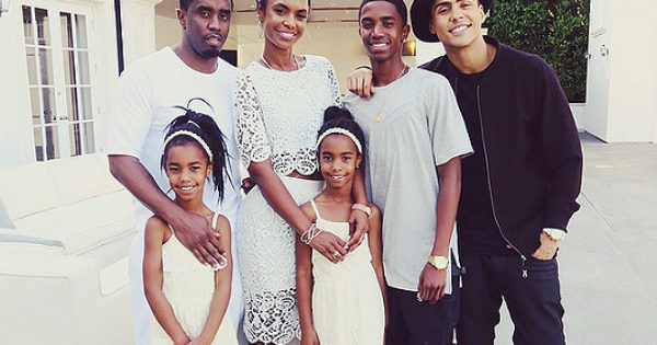 KIM PORTER ENJOYS MOTHER'S DAY WITH FAMILY