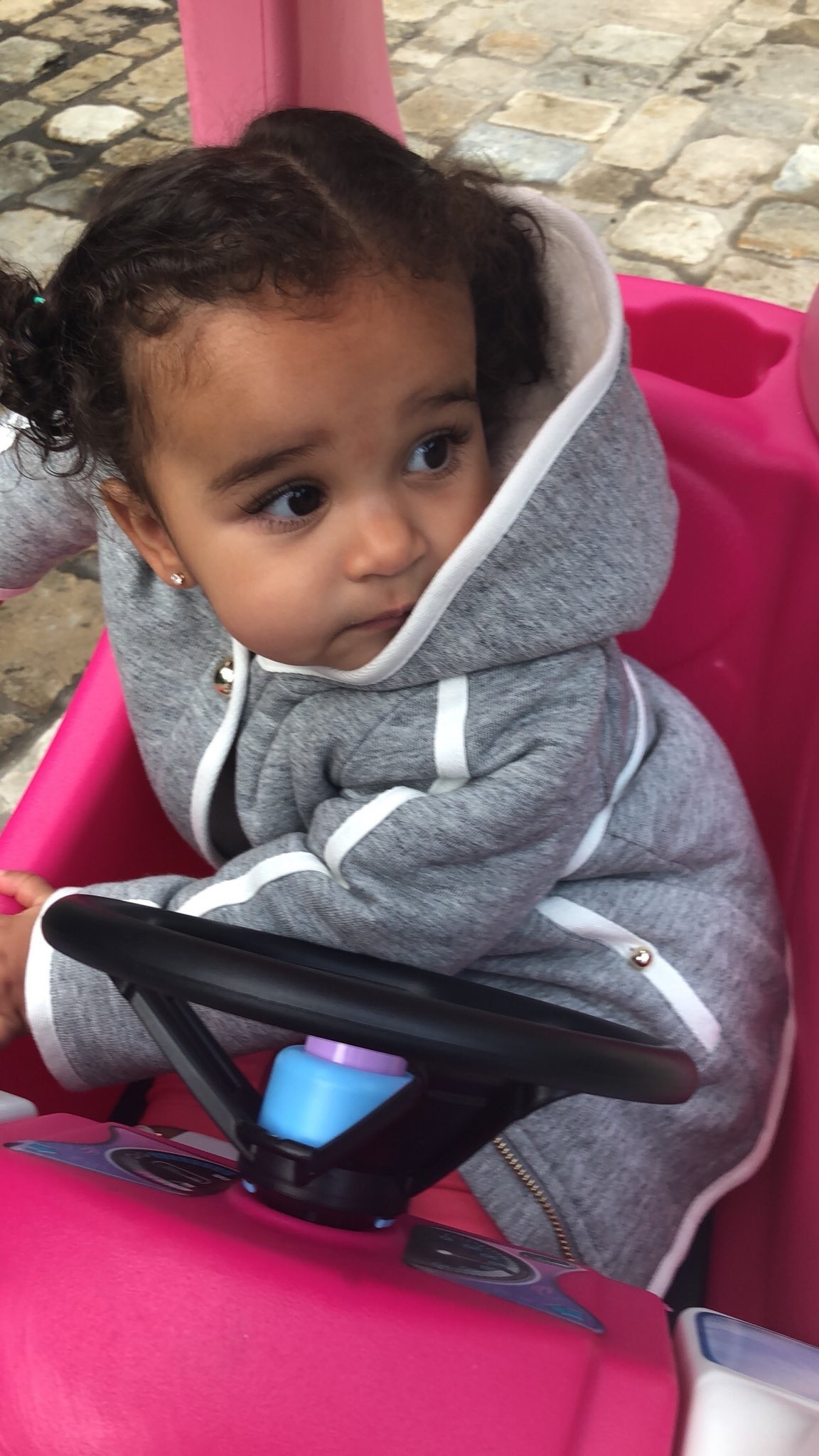 DREAM KARDASHIAN IS LITTLE 'TIKE' IN HER PRINCESS COUPE1152 x 2048
