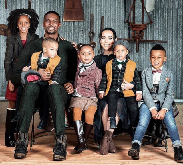 CHRIS BOSH AND THE FAMILY POSE FOR HOLIDAY PICS