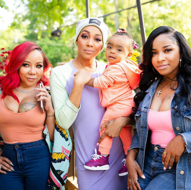 Monica Films T I Tiny Friends And Family Hustle With Two Of The Cutest Co Stars
