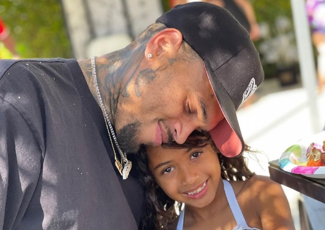 Chris Brown S Daughter Royalty Brown Shows Off Dance Moves In New Video