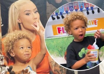 Iggy Azalea and son