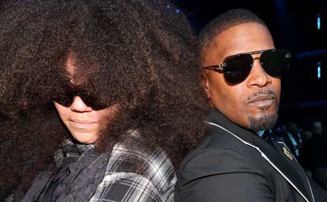 JAMIE FOXX BRINGS HIS DAUGHTERS TO TEARS AS HE GIVES MOVING SPEECH AT BET  AWARDS