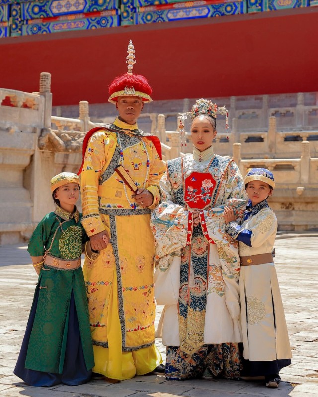 RONNIE AND SHAMARI DEVOE AND PHAEDRA PARKS EXPLORE CHINA WITH THEIR KIDS