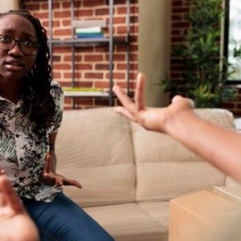 RED FLAGS THAT YOU AND YOUR TEEN ARE DISCONNECTED